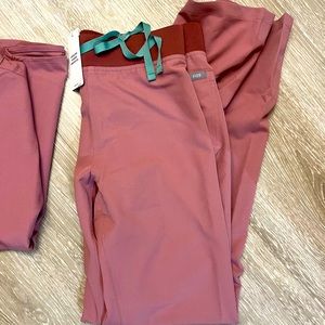 GORGEOUS BRAND NEW WITH TAGS NEVER WORN MUAVE FIGS top size small pants M tall